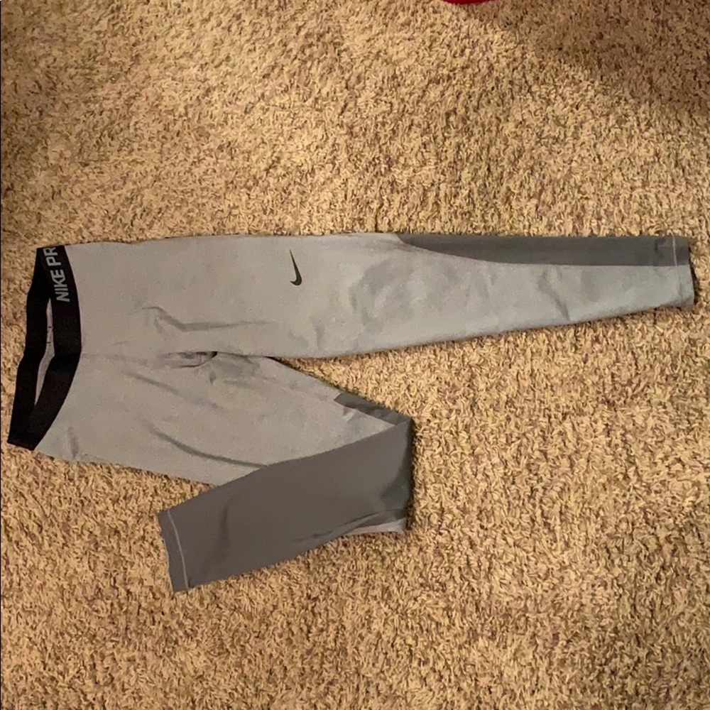 NEW (without tags) Nike Pro Grey Leggings